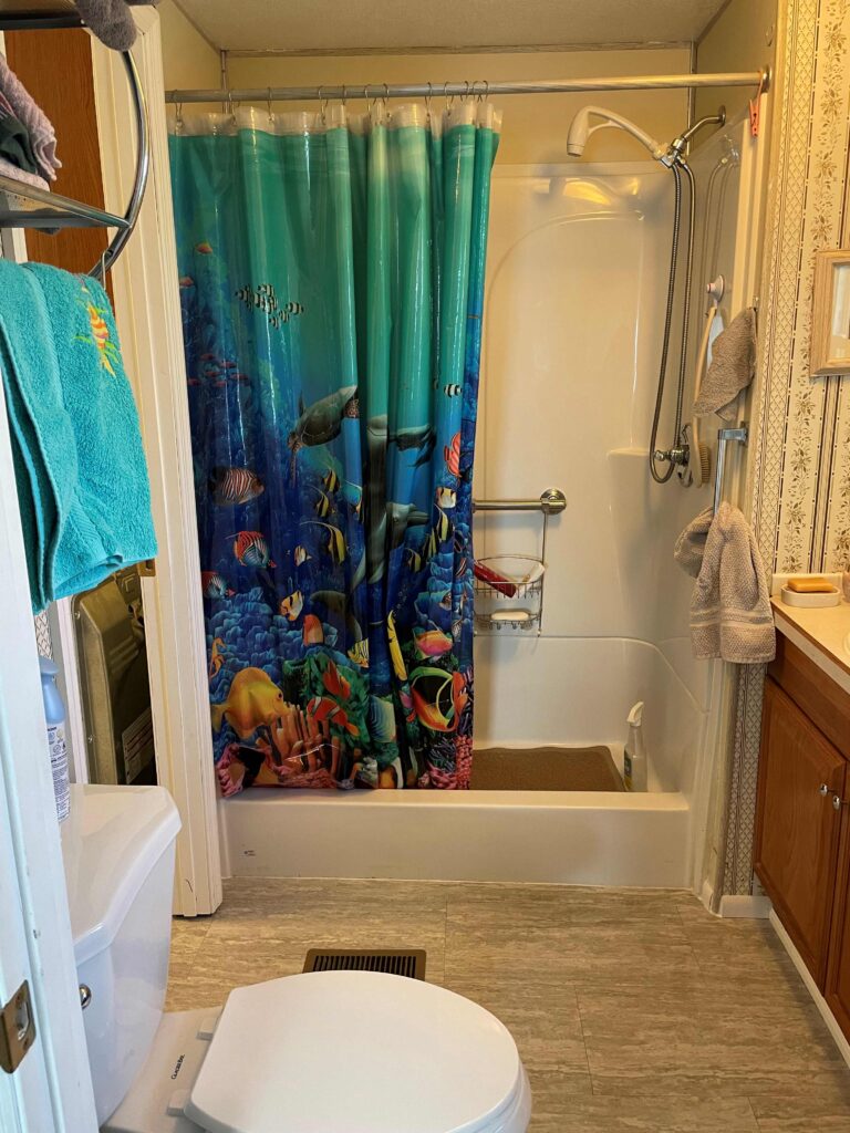 8492-ball-circle-wesleyan-village